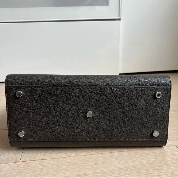 Yves Saint Laurent Sac De Jour Small - Picture 8 of 10